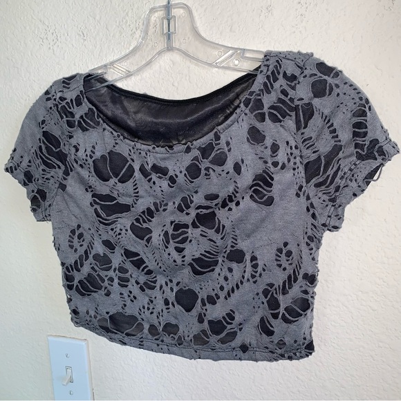 Gray Webbed Crop Top And Arm Warmer Set - Picture 4 of 14